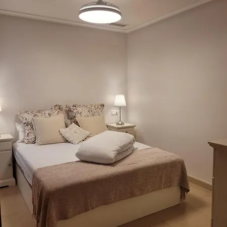 Homely Bergantin Apartment Torrevieja