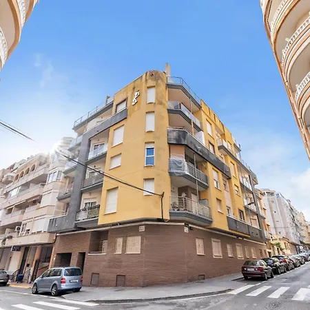 Homely Bergantin Apartment